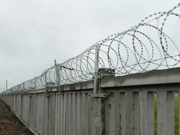 高鐵刺絲滾籠圖片3