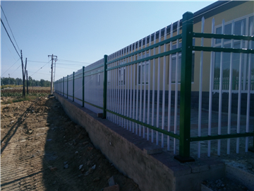 新鋼鐵藝護(hù)欄 (5) 新鋼鐵藝護(hù)欄 (5)