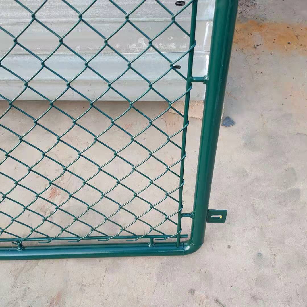 籃球場護(hù)欄網(wǎng)圖片6 籃球場護(hù)欄網(wǎng)圖片6